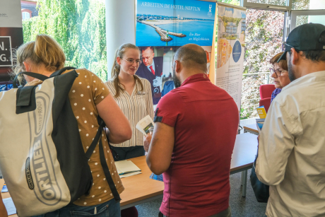 inlingua Jobmesse 2023 in Rostock für Geflüchtete